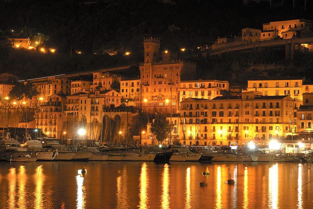 살레르노 Piazza Alario 아파트 객실 사진